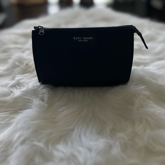 Kate spade ♠️ Nylon cosmetics pouch EUC color black - Picture 2 of 6